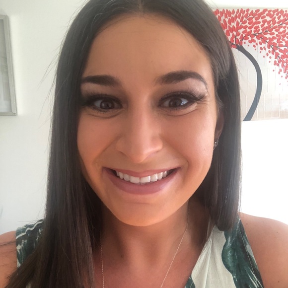 Meet your Posher, Amy - Picture 1 of 1